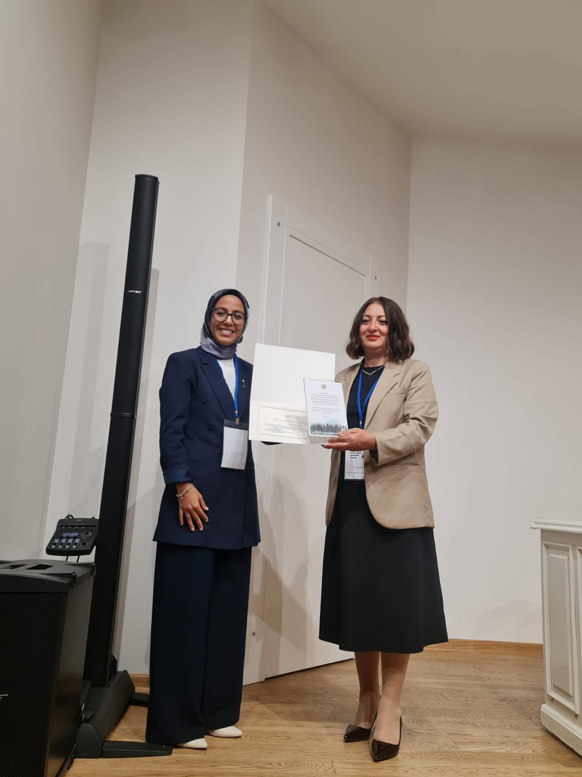 SAKARYA ÜNİVERSİTESİ` NİN TÜBİTAK 1001 PROJESİ “REKABET HUKUKU PERSPEKTİFİNDEN ELEKTRİKLİ ARAÇ ŞARJ İSTASYONLARININ HUKUKİ ZEMİNİ” KAPSAMINDA, TÜRKİYE TURİNG VE OTOMOBİL KURUMU’NUN EV SAHİPLİĞİNDE ÖNEMLİ BİR SEMPOZYUMU