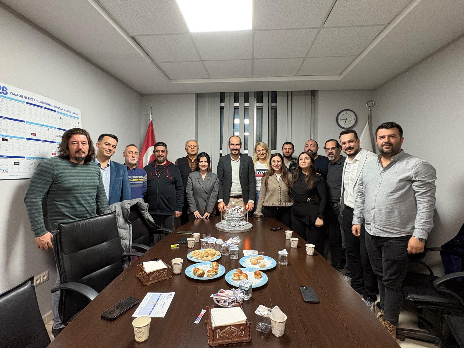 EMO MERSİN ŞUBE 15. DÖNEM YÖNETİM KURULU MAZBATASINI ALARAK İLK TOPLANTISINI YAPTI.