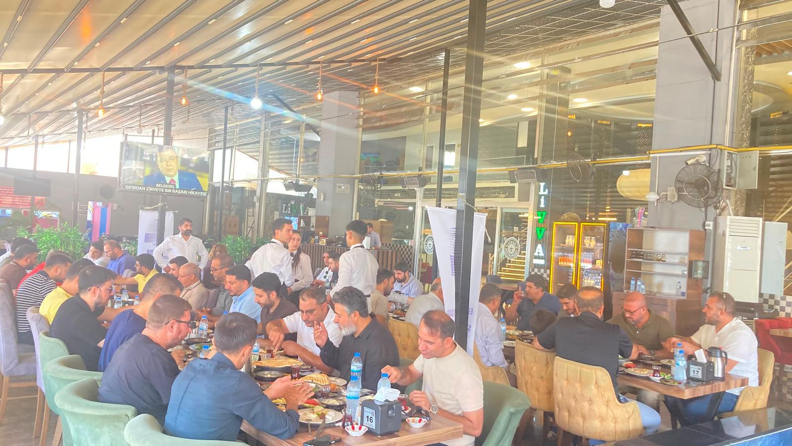 ŞANLIURFA’DA ÜYE VE MESLEKTAŞLARIMIZLA KAHVALTIDA BİR ARAYA GELİNDİ