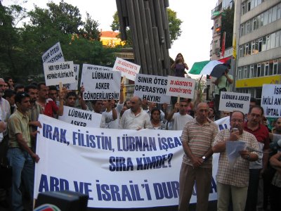 LÜBNAN İŞGALİ PROTESTO EDİLDİ
