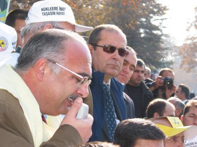 NÜKLEER KARŞITI 100 BİN İMZA TBMM'YE TESLİM EDİLDİ.