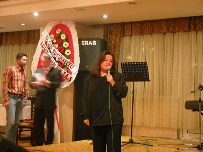 EMO KAYSERİ İL TEMSİLCİLİĞİ’NDE MESLEKTE 40. YILINI VE 25. YILINI DOLDURANLARA BELGELERİ VERİLDİ
