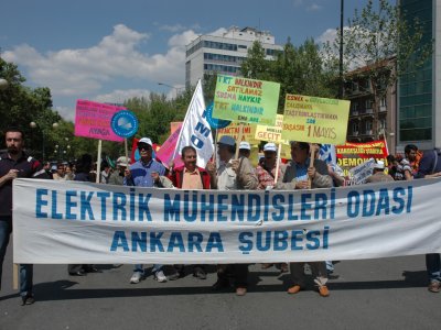 EMO ANKARA ŞUBESİ ÜYELERİ 1 MAYIS ALANINDAYDI