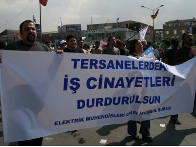 TERSANE İŞÇİLERİNİN UYARI GREVİ!