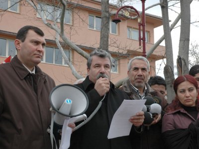 ANKARA EMEK VE MESLEK ÖRGÜTLERİ PLATFORMU İŞSİZLİK YARATAN EKONOMİK POLİTİKALARI PROTESTO ETTİ