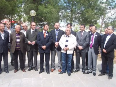 TMMOB BAŞKANI VE BÖLGE İKK BİLEŞENLERİNCE `BİZ BARIŞ İÇİNDE VE BİRARADA KARDEŞÇE YAŞAMAK İSTİYORUZ` KONULU BASIN AÇIKLAMASI DÜZENLENDİ.