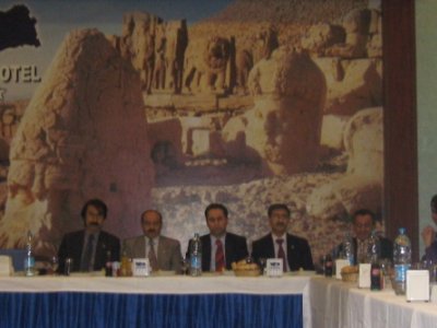 04 ARALIK 2009 TARİHİNDE ŞUBEMİZ YÖNETİM KURULU'NUN KATILIMI İLE, ADIYAMAN TEMSİLCİLİĞİ ÜYELERİ İLE 2008-2009 YILI DEĞERLENDİRME TOPLANTISI YAPILMIŞTIR.