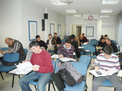 YÜKSEK GERİLİM TESİSLERİNDE İŞLETME SORUMLULUĞU EĞİTİMİ DÜZENLENDİ