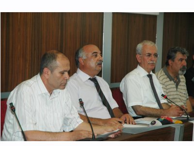 EMO'DAN BASKILARA KARŞI DİK DURUŞ