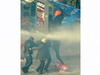EMEKÇİLER TORBA YASA’YA KARŞI ANKARA’DA EYLEM DÜZENLEDİ