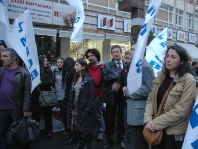 TMMOB KURULTAYLARI ANKARA YEREL ETKİNLİKLERİ VE 15 MAYIS TMMOB MİTİNGİ’NİN DUYURUSUNUN YAYGINLAŞTIRILMASI AMACIYLA KONUR SOKAK’TA STAND AÇILILDI