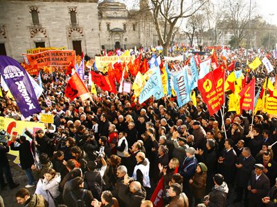 ÇALIŞANLAR BİR GÜNLÜK GREVDE ALANLARDAYDI
