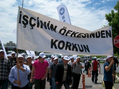 HAVACILIK İŞKOLUNA GETİRİLMEK İSTENEN GREV YASAĞINI PROTESTO EDİYOR, HAVA İŞ SENDİKASININ HAKLI MÜCADELESİNİ DESTEKLİYORUZ!