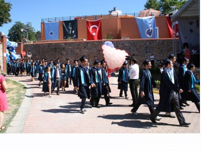YILDIZ TEKNİK ÜNİVERSİTESİ`NDE 2011-2012 YILI ELEKTRİK-ELEKTRONİK FAKÜLTESİ MEZUNİYET TÖRENİ YAPILDI