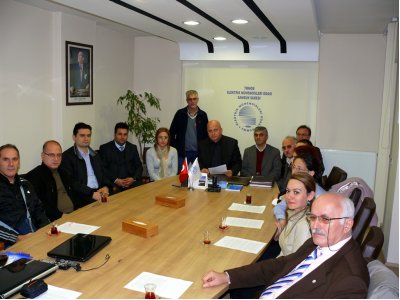KAPALI KAPILAR ARDINDA HAZIRLIKLARI YAPILAN TMMOB‘SİZ TMMOB YASASINI KABUL ETMEYECEĞİZ