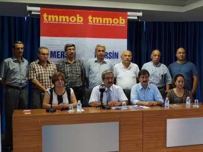 04.06.2013 TARİHLİ TMMOB MERSİN İL KOORDİNASYON KURULUNUN `TAKSİM GEZİ PARKINDA VE TÜRKİYE GENELİNDE YAŞANAN VE YAŞATILANLAR` NEDENİYLE BASIN AÇIKLAMASI YAPTI.