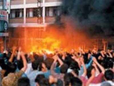 20 YIL ÖNCE SİVAS KATLİAMINI YAPAN GERİCİ VE FAŞİST ZİHNİYET BUGÜN DE İŞBAŞINDA SİVAS`I UNUTMADIK, UNUTMAYACAĞIZ, UNUTTURMAYACAĞIZ