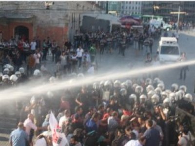 MESLEK ODALARINDAN ORTAK TEPKİ: POLİS ZULMÜNÜ DURDURUN, HUKUKA UYUN!