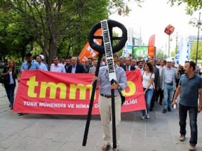 TMMOB,  ÇEVRE VE ŞEHİRCİLİK BAKANLIĞINA SİYAH ÇELENK BIRAKTI