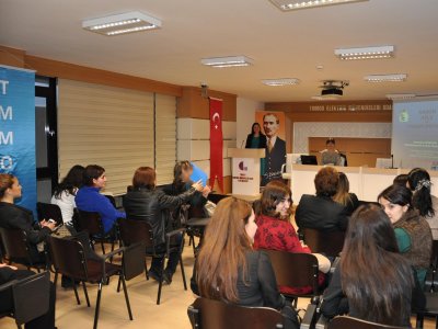 KADIN ÜYELERE `KADIN, AİLE VE YAŞAM DOYUMU` KONULU SUNUM YAPILDI