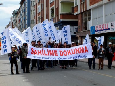 YAŞASIN İNSANCA YAŞAM MÜCADELEMİZ! YAŞASIN 1 MAYIS!