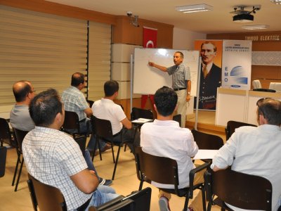 ELEKTRİK TESİSLERİNDE TOPRAKLAMALAR YETKİLENDİRME BELGESİ YENİLEME EĞİTİMİ DÜZENLENDİ