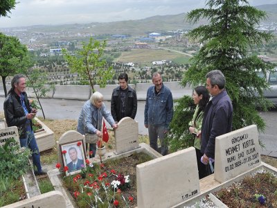 ATAMAN KINIŞ KABRİ BAŞINDA ANILDI