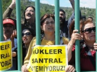 GERÇEKLERİ HALKTAN GİZLEYENLERE OY VERMEYİN!