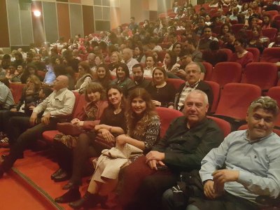ÜYELERİMİZLE TİYATRO`DA BULUŞTUK