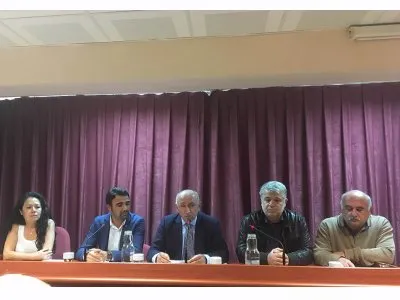 ACİL DEMOKRASİ VE BARIŞ İSTİYORUZ!