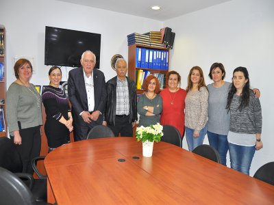 8 MART DÜNYA EMEKÇİ KADINLAR GÜNÜNDE KADIN PERSONELE ÇİÇEK VERİLDİ