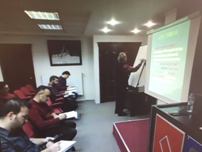 EMO KAYSERİ İL TEMSİLCİLİĞİNDE YÜKSEK GERİLİM TESİSLERİNDE İŞLETME SORUMLULUĞU YETKİLENDİRME BELGE EĞİTİMİ DÜZENLENDİ
