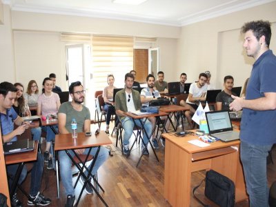 YAPAY ZEKA ALGORİTMALARI VE UYGULAMALARI EĞİTİMİ DÜZENLENDİ