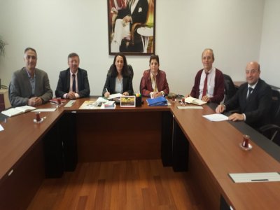 KOCAELİ ÜNİVERSİTESİ VE EMO KOCAELİ ŞUBESİ MÜHENDİSLİĞE HAZIRLIK SEMİNERLERİNİ GÖRÜŞMEK İÇİN BİR ARAYA GELDİ.