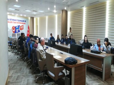 EMO AKSARAY İL TEMSİLCİLİĞİNDE İÇ TESİSAT TEMEL EĞİTİMİ DÜZENLENDİ