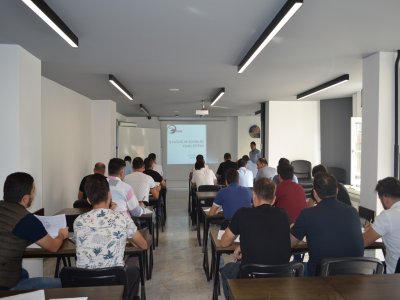 TEMEL İŞ GÜVENLİĞİ EĞİTİMİ EMO DENİZLİ ŞUBE`DE DÜZENLENDİ