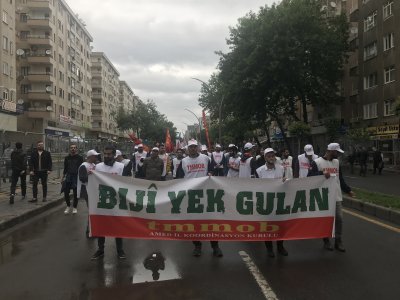 YAŞASIN 1 MAYIS..BİJİ 1 GULAN..