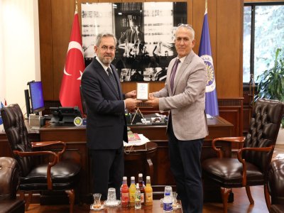 ŞUBE YÖNETİM KURULU ÜYELERİMİZ ANKARA ÜNİVERSİTESİ REKTÖRÜ PROF. DR. NECDET ÜNÜVARI ZİYARET ETTİLER