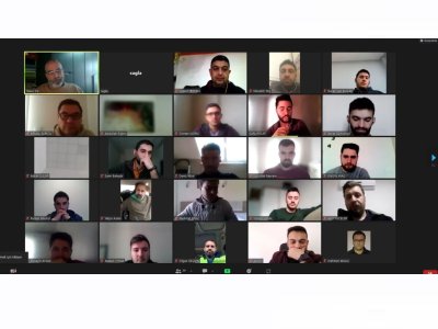 ŞUBEMİZ TARAFINDAN ONLİNE OLARAK DÜZENLENEN ELEKTRİK TESİSLERİNDE TOPRAKLAMALAR EĞİTİMİMİZ ŞUBE BAŞKAN YARDIMCIMIZ YÜKSEL TEZCAN`IN AÇILIŞ KONUŞMASININ ARDINDAN EĞİTMEN TANER İRİZ SUNUMU İLE DEVAM ETTİ.