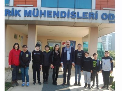 TOROS KOLEJİ ÖĞRENCİLERİ HAZIRLADIKLARI ENERJİ VERİMLİLİĞİ KONUSUNDAKİ PROJELERİ HAKKINDA FİKİR ALMAK İÇİN ŞUBEMİZİ ZİYARET ETTİLER.