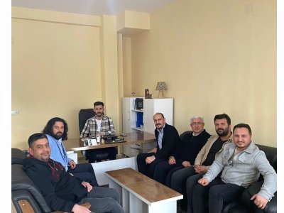EMO MERSİN ŞUBE BAŞKANI DOÇ. DR. ALKAN ALKAYA, ERDEMLİ İLÇE TEMSİLCİ YARDIMCISI MUSTAFA AKYOKUŞ`U YENİ AÇTIĞI OFİSİNDE ZİYARET ETTİ