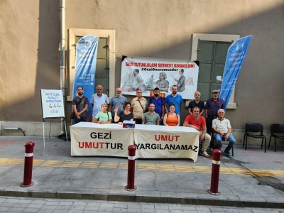 HUKUKSUZ TUTUKLAMALARA KARŞI ADALET NÖBETİ SÜRÜYOR