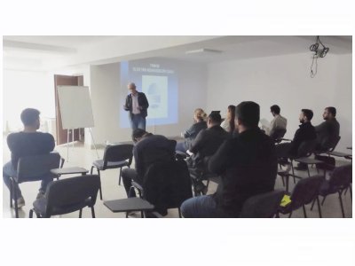 TEMSİLCİLİK ÜYELERİMİZDEN GELEN TALEPLER DOĞRULTUSUNDA AÇTIĞIMIZ ELEKTRİK SMM EĞİTİMİMİZ KARAMAN İL TEMSİLCİLİĞİMİZDE BUGÜN BAŞLADI VE UZUN BİR ARADAN SONRA GERÇEKLEŞTİRİLEN İLK YÜZ YÜZE EĞİTİM OLDU.