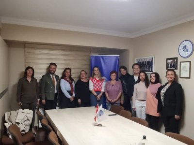 ŞUBE YÖNETİM KURULU ÜYEMİZ NAZAN ERŞAHİN, TEPEBAŞI SAĞLIKLI KENT KONSEYİ BAŞKANI HÜSEYİN AKÇAR VE KONSEY ÜYELERİNİN TMMOB ESKİŞEHİR İL KOORDİNASYON KURULU KADIN ÇALIŞMA GRUBU ZİYARETİNE KATILDI