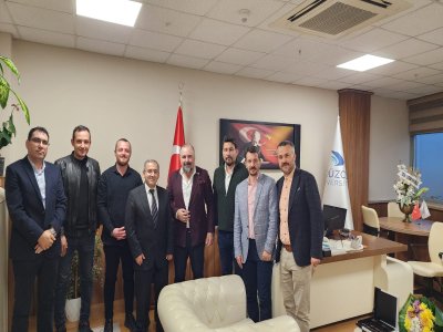 EMO KOCAELİ ŞUBE YÖNETİM KURULUMUZ VE TEMSİLCİLİK YÖNETİMİ BİRLİKTE DÜZCE ÜNİVERSİTESİ REKTÖR YARDIMCISI PROF. DR. ALİ ÖZTÜRK MAKAMINDA ZİYARET EDİLDİ