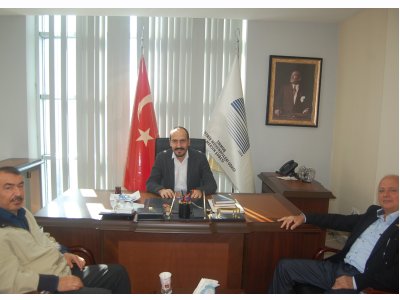 ELEKTRİK MÜHENDİSLERİ ODASI MERSİN ŞUBE KURUCU BAŞKANI SN. KAMER GÜLBEYAZ VE ÖNCEKİ DÖNEM ŞUBE BAŞKANI SN. UGUR TULAY EMO MERSİN ŞUBE BAŞKANIMIZ DOÇ. DR. ALKAN ALKAYA`YA HAYIRLI OLSUN ZİYARETİNDE BULUNDU.