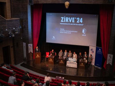 EMO DÜZCE TEMSİLCİLİĞİMİZ VE DÜZCE ÜNİVERSİTESİ AR-GE ÖĞRENCİ TOPLULUĞU İLE BERABER İSTİKLAL KONFERANS SALONUNDA  MÜHENDİSLİKTE SEKTÖR BULUŞMASI  ETKİNLİĞİ DÜZENLENDİ.