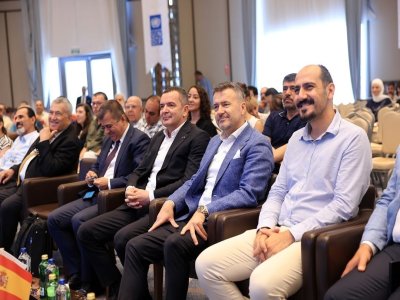 MERSİN BÜYÜKŞEHİR BELEDİYESİ, MERSİN TİCARET VE SANAYİ ODASI VE TÜBİTAK MAM PROJE ORTAKLARI HİBE PROGRAMI KAPSAMINDA ALINAN İKLİM DEĞİŞİKLİĞİNE ADAPTASYON İÇİN HAREKETE GEÇ PROJESİ NEDENİYLE DÜZENLENEN İKLİM MERSİN TOPLANTISI GERÇEKLEŞTİRİLDİ.
